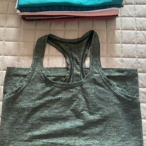 Lululemon-Swiftly Speed/Tech tanks-Size 8-Multiple colors